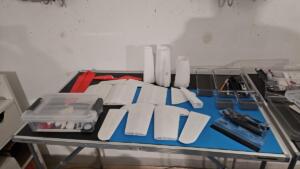 Pripremljeni dijelovi za sklapanje modela zrakoplova